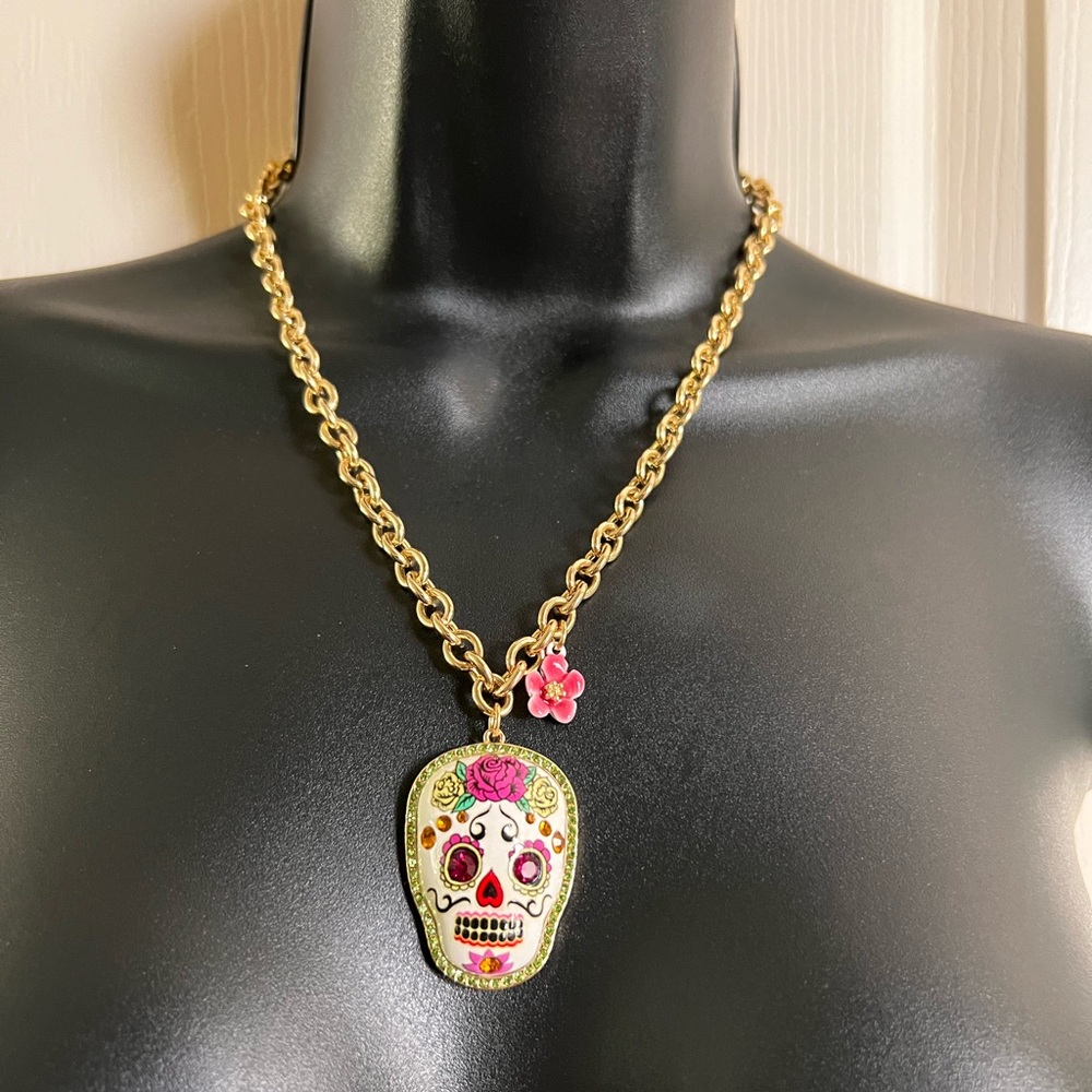 Betsey Johnson Skull Necklace-Striking stones and tropical flowers theme- NEW